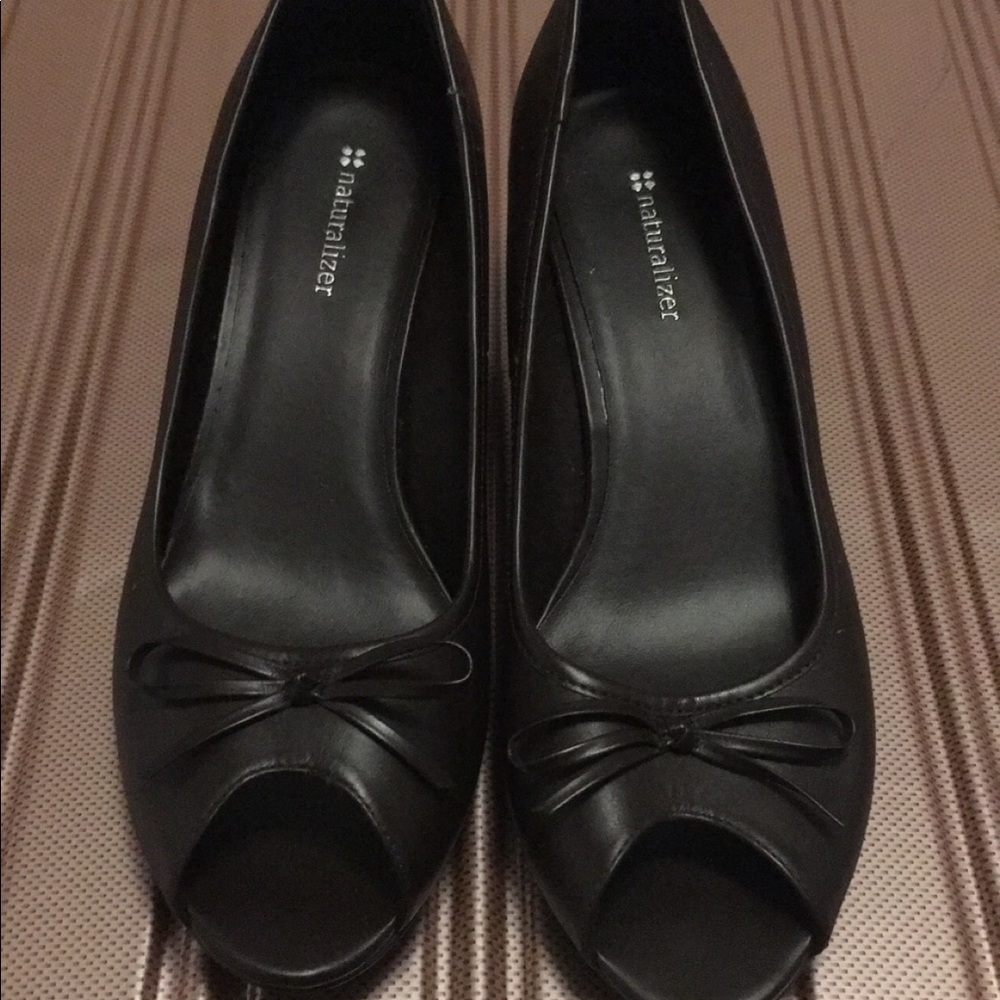 Naturalizer brown heels